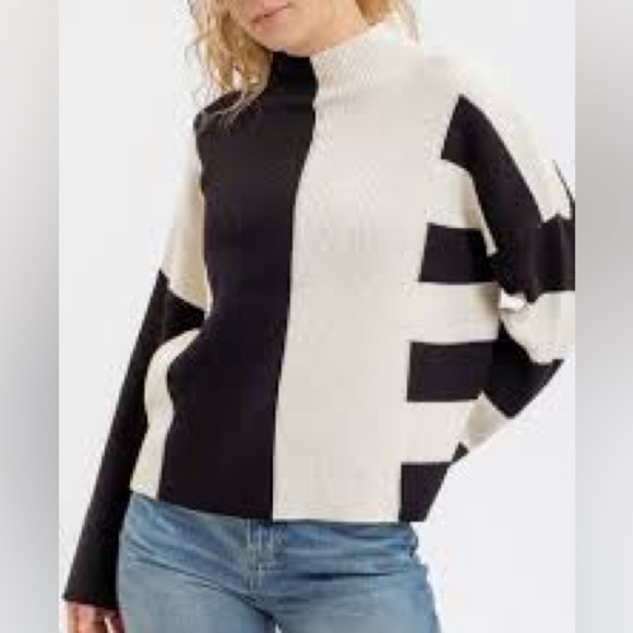 Urban Daisy Mock Neck Sweater Black White Colorblock NWT Size Large - Picture 1 of 5